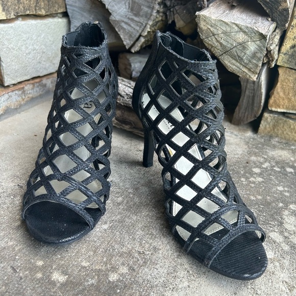 a.n.a Caroline Black Caged Heel with a bit of sparkly Sz-7.5. Ps - Picture 1 of 12